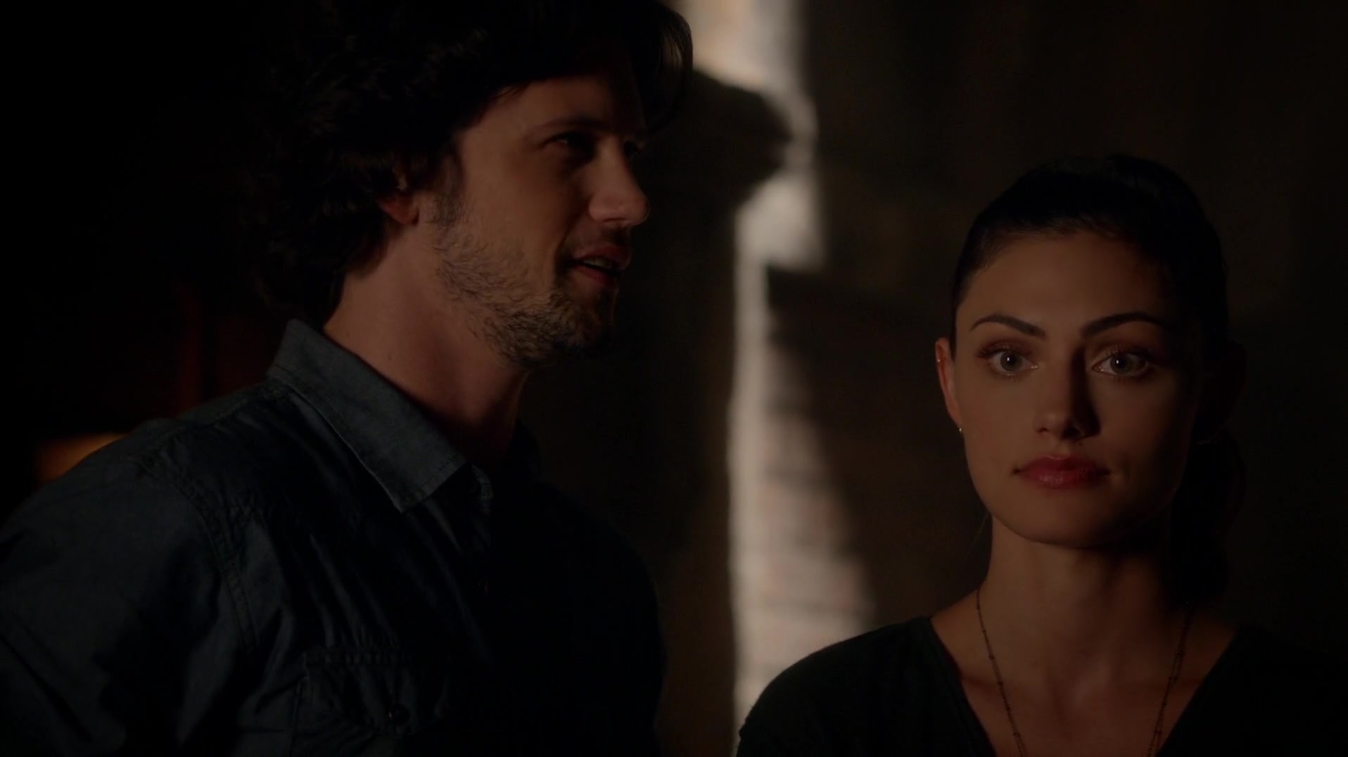 3x05 - The Axeman's Letter - to s03e05 0014 - Phoebe Tonkin Web