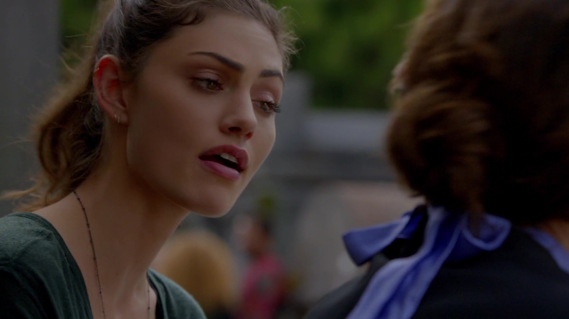3x05 - The Axeman's Letter - to s03e05 0075 - Phoebe Tonkin Web